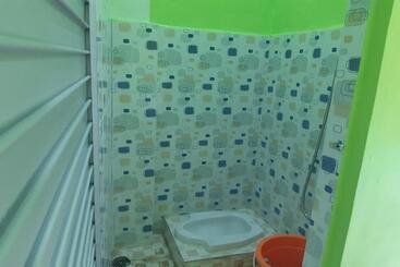 هتل Oyo 3487 Es Em Je Residence