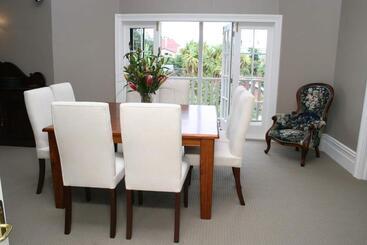 Nelson Heights Bed & Breakfast