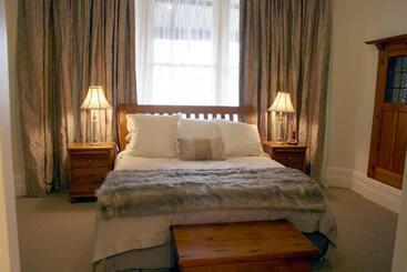 Nelson Heights Bed & Breakfast
