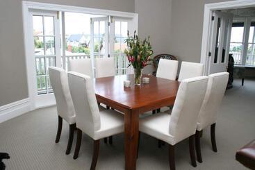 Nelson Heights Bed & Breakfast