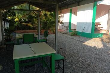 پانسیون Bungalow 36 M2 Sur Terrain 400m2 Avec Piscine Privée A 12km De Ban Dung