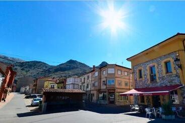 پانسیون Hostal Bar Stop