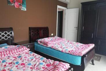 پانسیون Luxury Host  219  Dream Land