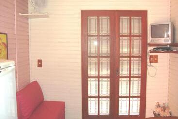 پانسیون Residencial Emery Village