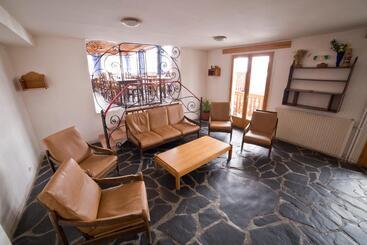 هاستل Centre De Vacances Le Val D Escreins