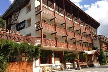 هاستل Centre De Vacances Le Val D Escreins