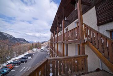 هاستل Centre De Vacances Le Val D Escreins