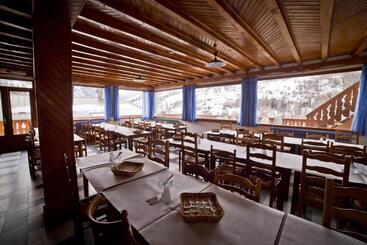 هاستل Centre De Vacances Le Val D Escreins