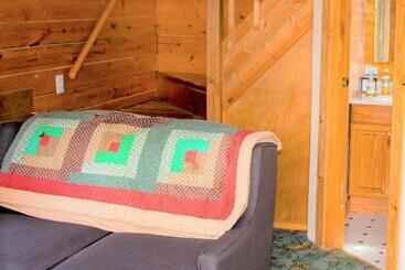 هاستل Homer Floatplane Lodge