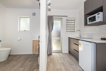 Aurora City Suites Motel