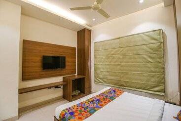Fabhotel Royal Palace Ii