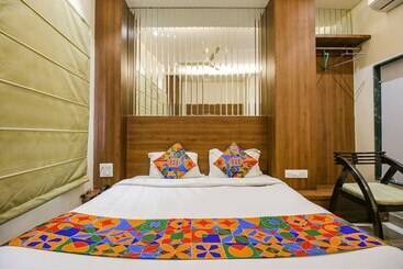 Fabhotel Royal Palace Ii