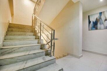 Fabhotel Royal Palace Ii