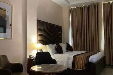 هتل De Silver Green Luxury
