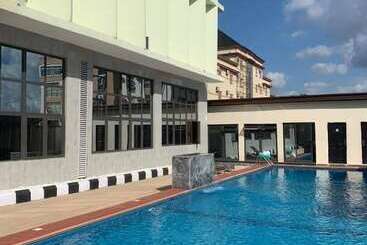 هتل De Silver Green Luxury