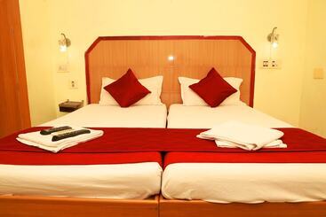فندق Kg Grand Inn