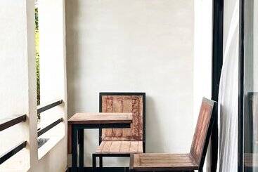هتل Lok Taneuy Residence