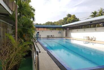 هتل Lux Etoils & Pool