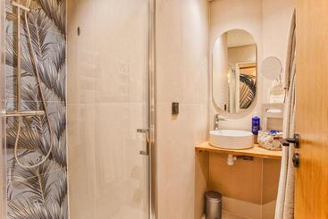 هتل Le Castel Cabourg Hôtel & Spa  Restaurant La Calypso