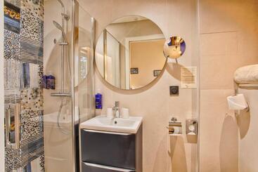 هتل Le Castel Cabourg Hôtel & Spa  Restaurant La Calypso