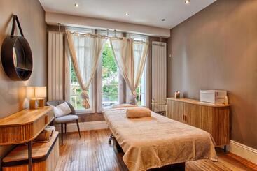 هتل Le Castel Cabourg Hôtel & Spa  Restaurant La Calypso