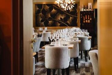هتل Le Castel Cabourg Hôtel & Spa  Restaurant La Calypso
