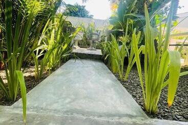 پانسیون Bougain Villa Guesthouse