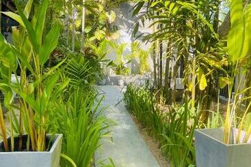 پانسیون Bougain Villa Guesthouse