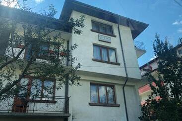 پانسیون Guest Rooms Metaksinovi