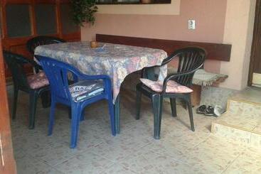 پانسیون Guesthouse Tadic