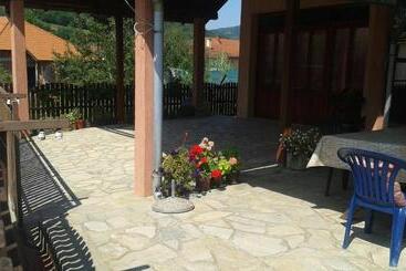 پانسیون Guesthouse Tadic