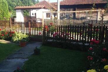 پانسیون Guesthouse Tadic
