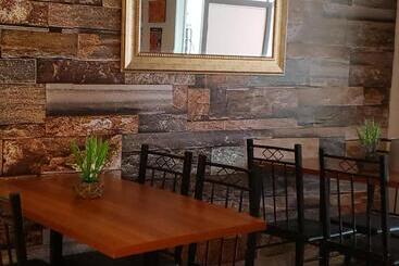 پانسیون Hostal Torres Del Paine 2