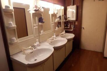 پانسیون Lodge Edmonton