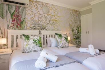 پانسیون Rozenburg Guest House