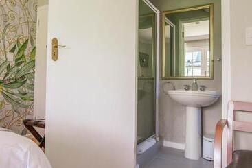 پانسیون Rozenburg Guest House