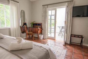 پانسیون Rozenburg Guest House