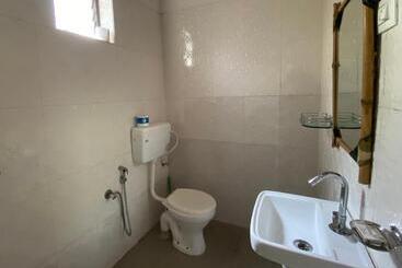 استراحتگاه Ff Space, Beach Property Only For Shanti Yoga People, Mandremarambol Beach
