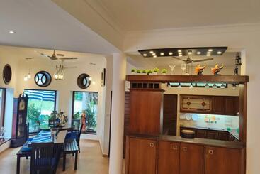 渡假胜地  La Sunila Suites & Villas By Wsi, Baga