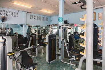 استراحتگاه Sk Hometel Samui Airport