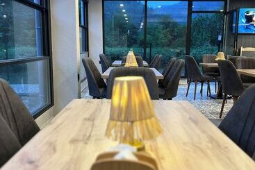 Ahsena Buti̇k Otel