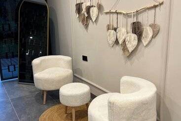 Ahsena Buti̇k Otel