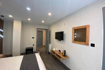 Ahsena Buti̇k Otel