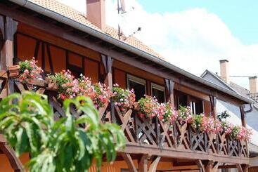 تختخواب و صبحانه Chambres D Hôtes Arnold