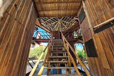 酒店 Don Jon S Surf And Yoga Lodge