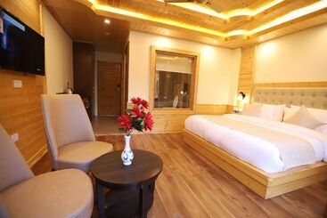 هتل Golden Wood Manali