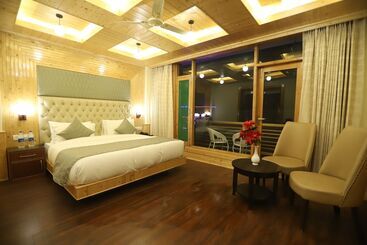 هتل Golden Wood Manali