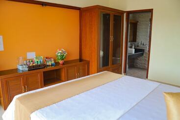 هتل Mai Mountain Homestay