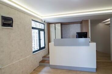 هتل Mell City Suite