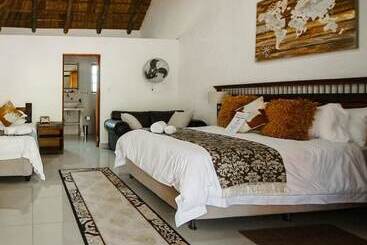 هتل Palm Afrique Lodge Botswana